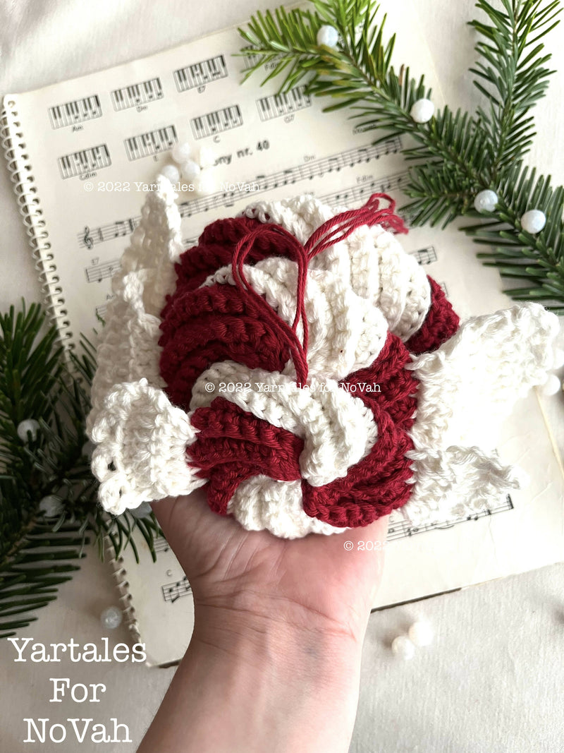 Swirly Bauble No. 8 - Hæklede julekugler