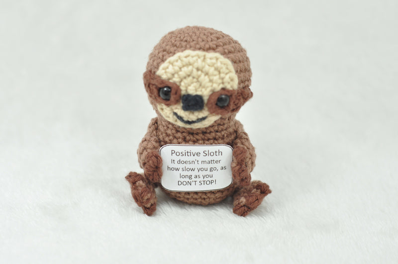 Hækleopskrift – dovendyr med sød hilsen