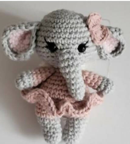 Baby elefanten med kjole