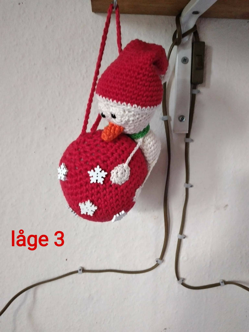 LÅGE 3 årets julekalender nr 1 2022 En julekugle med en snemand